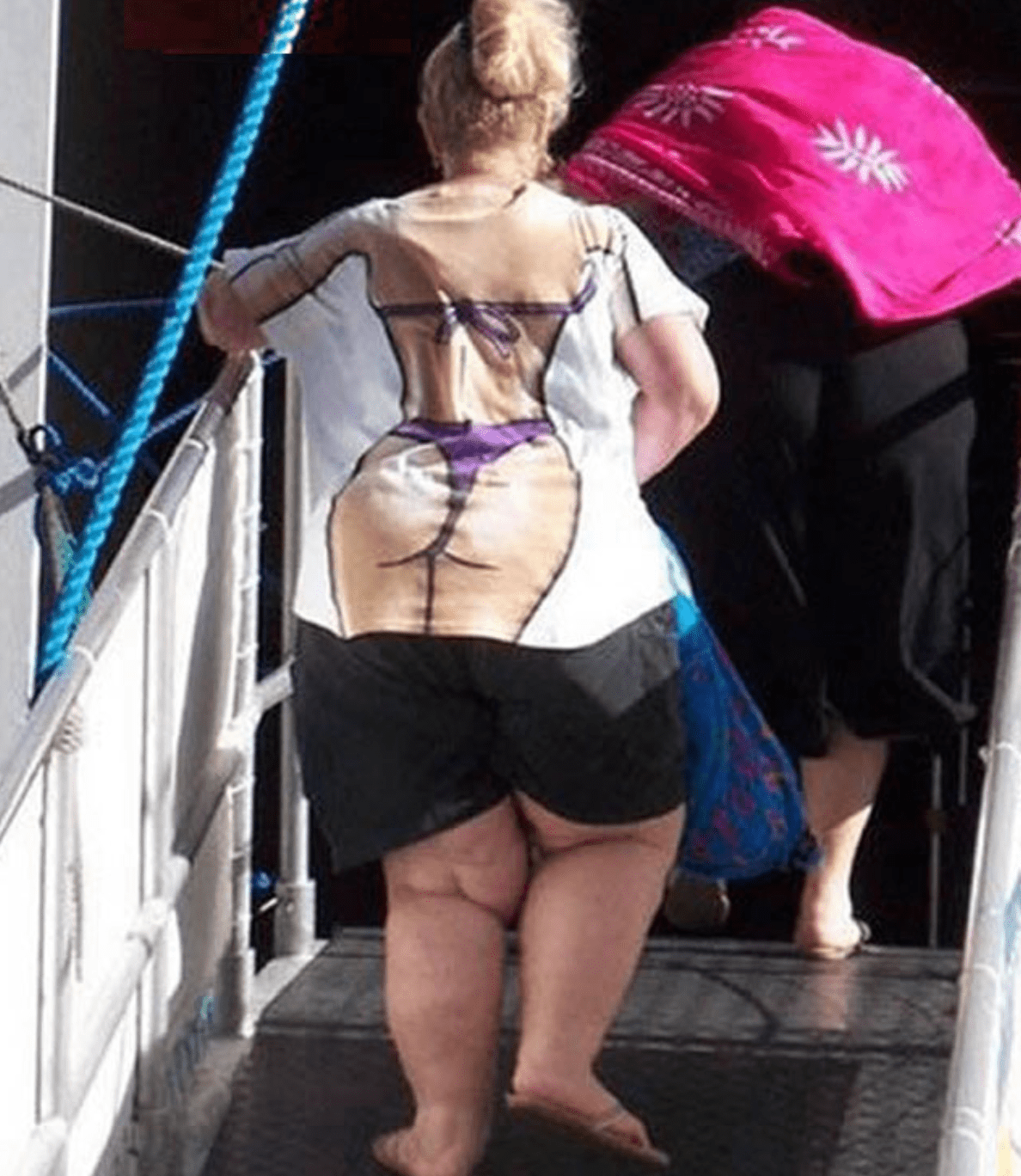 Bu Sansürsüz Tişört Başarısızlıkları Sadece Yetişkin İzleyiciler İçindir