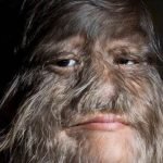 “Dünyanın En Tüylü Kızı” yeni görünümünü sergiledi. Saçlarını tamamen uzattı ve sevgi dolu bir ilişki yaşıyor ➤ haberion.com