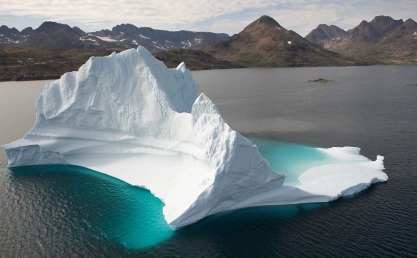 乘客拍下游轮撞上冰山的瞬间（观看视频） ➤ haberion.com