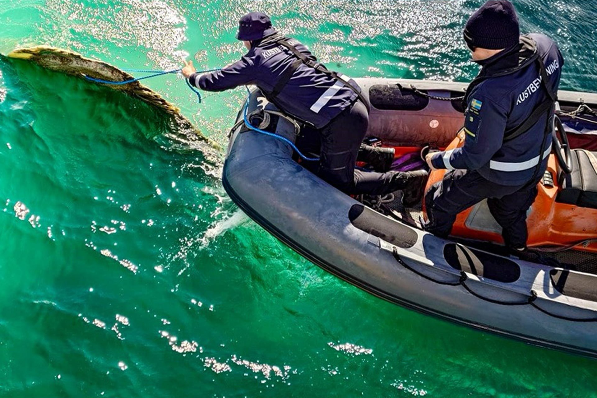 Sahil Güvenlik, yüzen bir cisim fark etti ve daha yakından inceledi