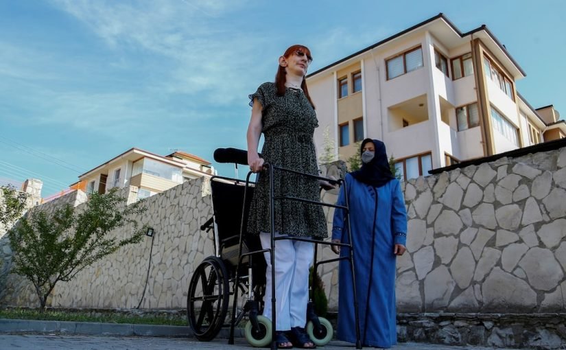 The Life of the Tallest Woman in the World: “I Understand That People Are Interested” ➤ haberion.com