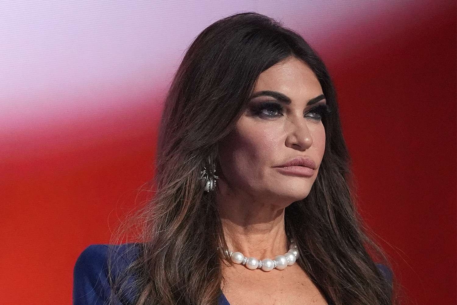 Kimberly Guilfoyle is almost unrecognizable without her signature hair extensions ➤ haberion.com
