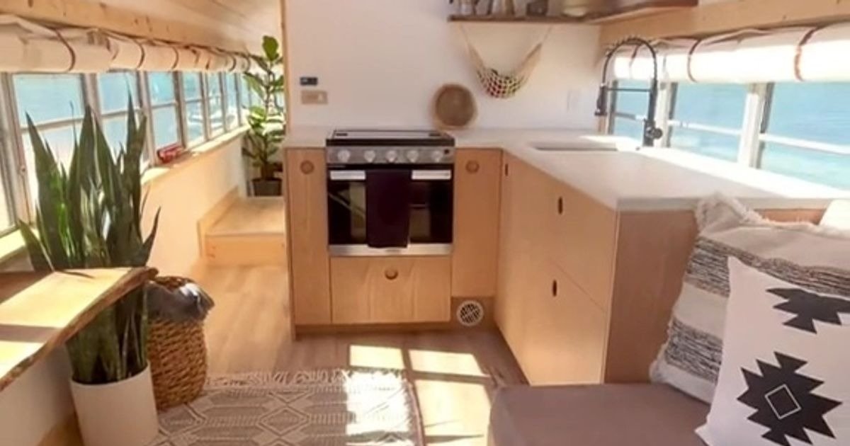 No one believed in her idea until they saw the result: an old school bus transformed into a dream home