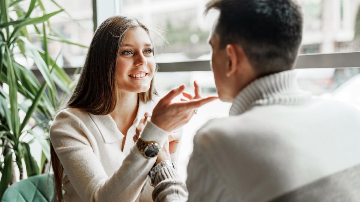 7 semne că o femeie căsătorită își dorește mai mult decât prietenie de la un bărbat ➤ haberion.com