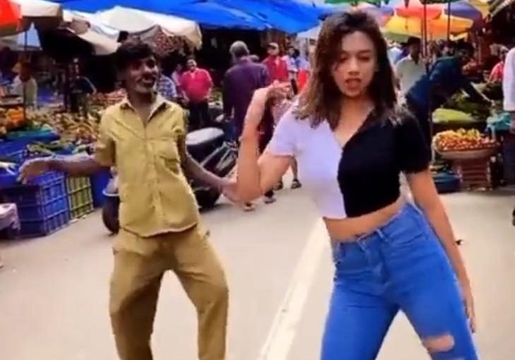 She Danced Like Nobody Was Watching… Then an Auto Driver Joined In! ➤ haberion.com
