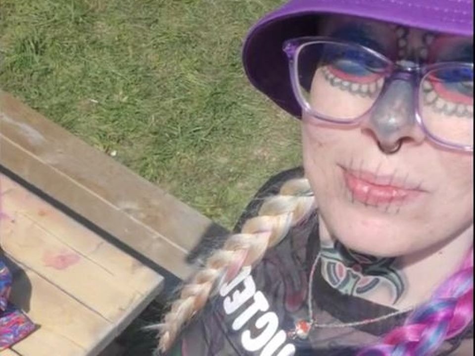 Her Face Tattoos Shocked the Internet… But Her Photo Without Them Left People Speechless
